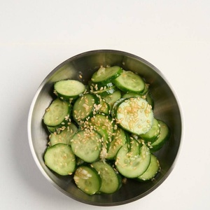 Огурцы в кунжутном масле